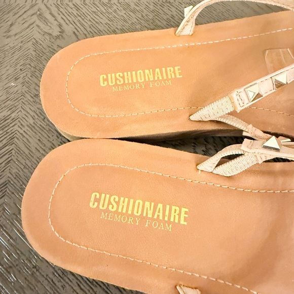 Cushionaire Inez Tan Silver Studded Vegan Slide Sandals Woman’s 9.5 - Picture 2 of 4